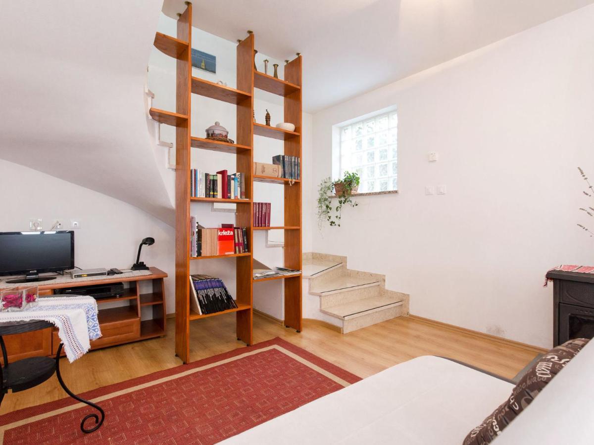 Apartment Teodora - Lov100 By Interhome 洛夫兰 外观 照片